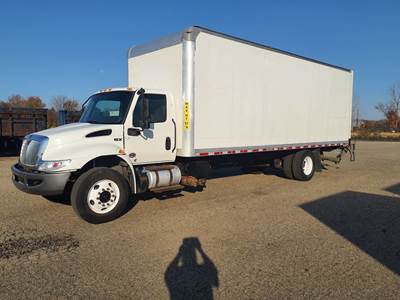 International MV607 26 ft Box Truck - 240HP, 6 Speed Automatic, Roll up Door, Liftgate