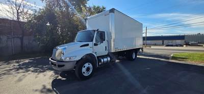International MV607 20 ft Box Truck - 240HP, 6 Speed Automatic, Roll up Door, Liftgate