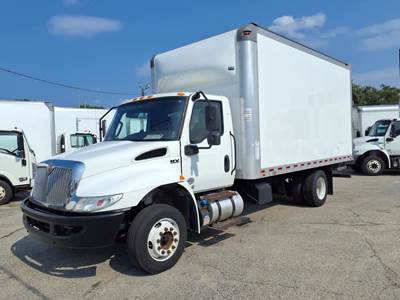 International MV607LP 16 ft Box Truck - 240HP, 6 Speed Automatic, Roll up Door