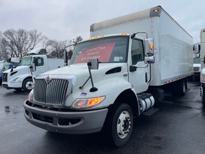 International MV607LP 22 ft Box Truck - 240HP, 6 Speed Automatic, Roll up Door, Liftgate