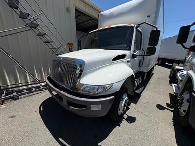 International MV607LP 16 ft Box Truck - 240HP, 6 Speed Automatic, Swing Door