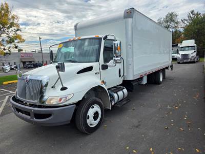 International MV607LP 22 ft Box Truck - 240HP, 6 Speed Automatic, Roll up Door, Liftgate