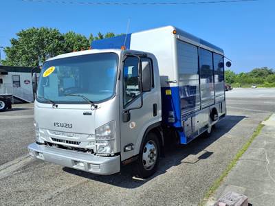 Isuzu NRR 12 ft Box Truck - 215HP, 6 Speed Automatic