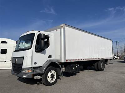 Kenworth K270 28 ft Box Truck - 240HP, 9 Speed Automatic, Liftgate