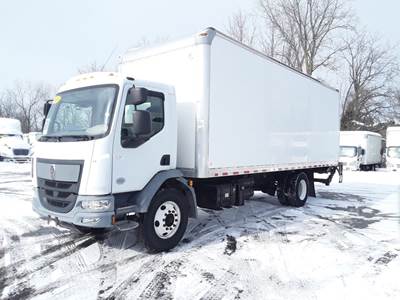Kenworth K270 26 ft Box Truck - 250HP, 6 Speed Automatic, Roll up Door, Liftgate