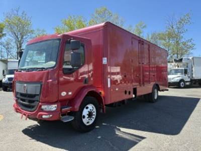 Kenworth K270 26 ft Box Truck - 220HP, 5 Speed Automatic, Roll up Door, Liftgate