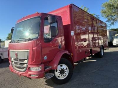 Kenworth K270 26 ft Box Truck - 220HP, 5 Speed Automatic, Roll up Door, Liftgate