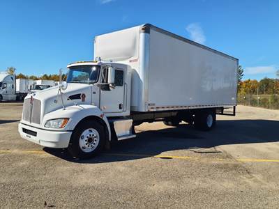 Kenworth T370 28 ft Box Truck - 260HP, 5 Speed Automatic, Roll up Door