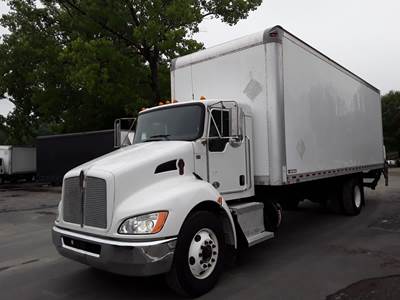 Kenworth T370 26 ft Box Truck - 250HP, 6 Speed Automatic, Roll up Door, Liftgate