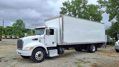 Peterbilt 337 26 ft Box Truck - 250HP, 6 Speed Automatic, Roll up Door, Liftgate
