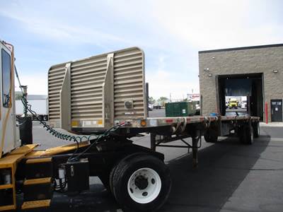UTILITY 48x102 Single Axle Flatbed Trailer - Air Ride