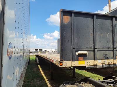 UTILITY 53x102 Single Axle Flatbed Trailer - Air Ride