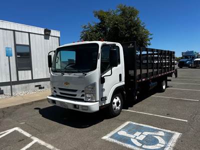 Chevrolet 4500HD 18 ft Flatbed Truck - 215HP, 6 Speed Automatic, Liftgate