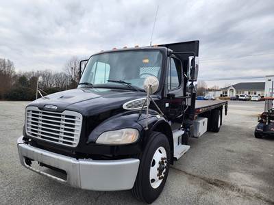 Freightliner M2 106 24 ft Flatbed Truck - 240HP, 6 Speed Automatic, Liftgate