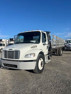 Freightliner M2 106 26 ft Flatbed Truck - 240HP, 6 Speed Automatic, Liftgate