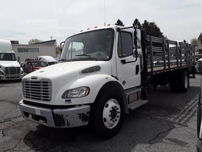 Freightliner M2 106 20 ft Flatbed Truck - 240HP, 9 Speed Automatic