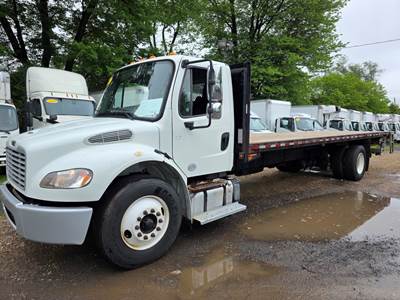 Freightliner M2 106 26 ft Flatbed Truck - 260HP, 6 Speed Automatic, Liftgate