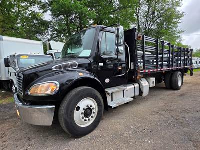 Freightliner M2 106 22 ft Flatbed Truck - 240HP, 6 Speed Automatic, Liftgate