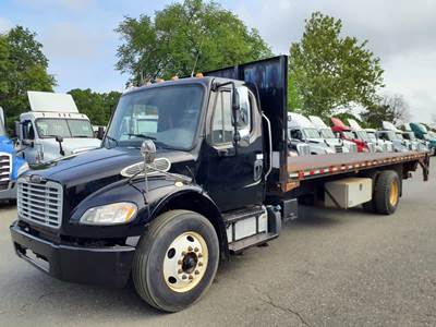 Freightliner M2 106 26 ft Flatbed Truck - 240HP, 6 Speed Automatic, Liftgate