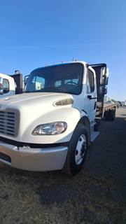 Freightliner M2 106 26 ft Flatbed Truck - 240HP, 9 Speed Automatic, Liftgate