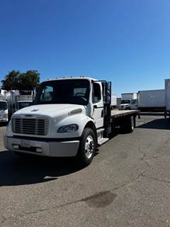 Freightliner M2 106 24 ft Flatbed Truck - 240HP, 6 Speed Automatic, Liftgate