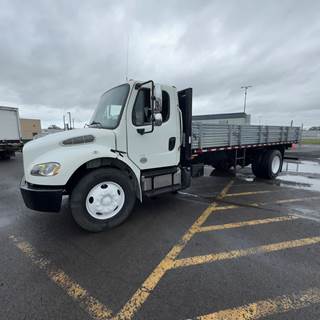 Freightliner M2 106 20 ft Flatbed Truck - 230HP, 6 Speed Automatic