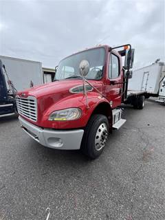 Freightliner M2 106 22 ft Flatbed Truck - 250HP, 6 Speed Automatic