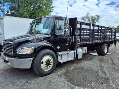 Freightliner M2 106 22 ft Flatbed Truck - 240HP, 6 Speed Automatic, Liftgate