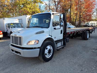Freightliner M2 106 26 ft Flatbed Truck - 240HP, 9 Speed Automatic, Liftgate