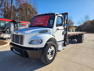 Freightliner M2 106 26 ft Flatbed Truck - 280HP, 6 Speed Automatic