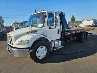 Freightliner M2 106 21 ft Flatbed Truck - 260HP, 5 Speed Automatic