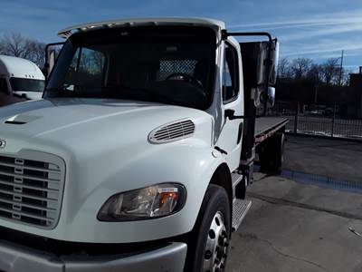 Freightliner M2 106 26 ft Flatbed Truck - 240HP, 9 Speed Automatic