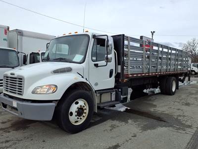 Freightliner M2 106 26 ft Flatbed Truck - 240HP, 6 Speed Automatic, Liftgate