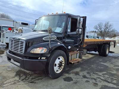 Freightliner M2 106 22 ft Flatbed Truck - 240HP, 6 Speed Automatic, Liftgate