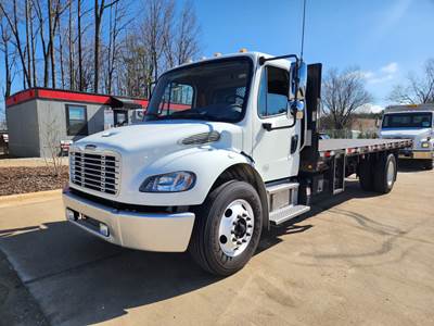 Freightliner M2 106 22 ft Flatbed Truck - 240HP, 6 Speed Automatic