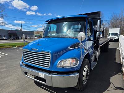 Freightliner M2 106 26 ft Flatbed Truck - 280HP, 6 Speed Automatic
