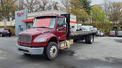 Freightliner M2 106 24 ft Flatbed Truck - 270HP, 6 Speed Automatic, Liftgate