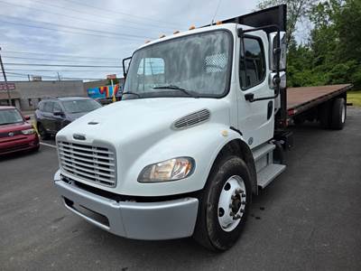 Freightliner M2 106 26 ft Flatbed Truck - 280HP, 6 Speed Automatic