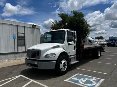Freightliner M2 106 22 ft Flatbed Truck - 240HP, 9 Speed Automatic