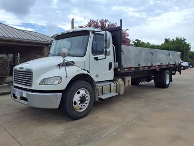 Freightliner M2 106 24 ft Flatbed Truck - 260HP, 6 Speed Automatic, Liftgate