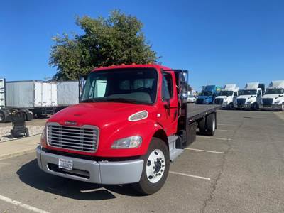 Freightliner M2 106 26 ft Flatbed Truck - 240HP, 9 Speed Automatic