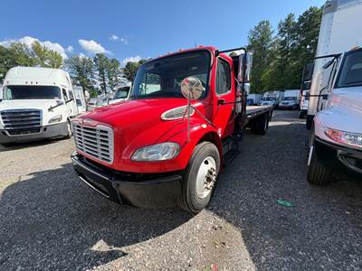 Freightliner M2 106 20 ft Flatbed Truck - 240HP, 6 Speed Automatic, Liftgate
