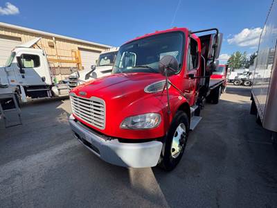 Freightliner M2 106 20 ft Flatbed Truck - 240HP, 6 Speed Automatic, Liftgate