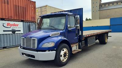 Freightliner M2 106 26 ft Flatbed Truck - 280HP, 9 Speed Automatic