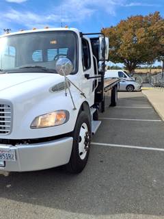 Freightliner M2 106 24 ft Flatbed Truck - 240HP, 6 Speed Automatic, Liftgate