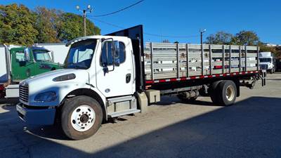 Freightliner M2 106 22 ft Flatbed Truck - 260HP, 9 Speed Automatic, Liftgate