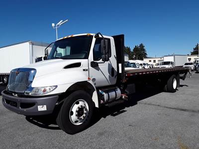 International MV607 26 ft Flatbed Truck - 240HP, 6 Speed Automatic, Liftgate