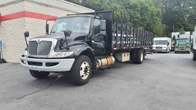 International MV607 16 ft Flatbed Truck - 240HP, 6 Speed Automatic, Liftgate