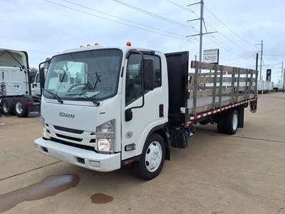 Isuzu NRR 20 ft Flatbed Truck - 215HP, 6 Speed Automatic, Liftgate