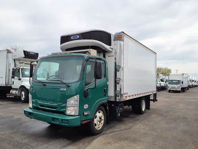 Chevrolet 4500XD 18 ft Refrigerated Truck - 215HP, 6 Speed Automatic